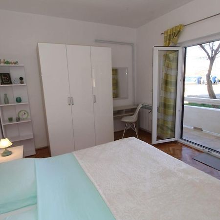 Apartment Pag 13060A Pag Town Eksteriør bilde